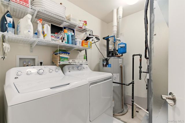 28 Steven Circle, Dix Hills, NY 11746