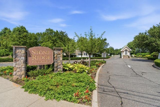 28 Steven Circle, Dix Hills, NY 11746