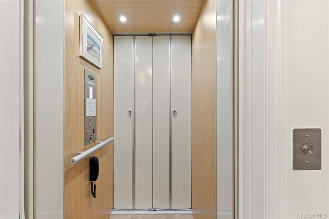 28 Steven Circle, Dix Hills, NY 11746