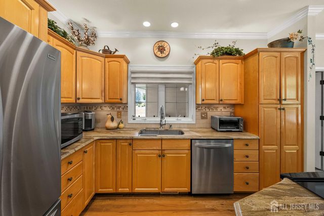 24 Kerr Lane, Old Bridge, NJ 07747