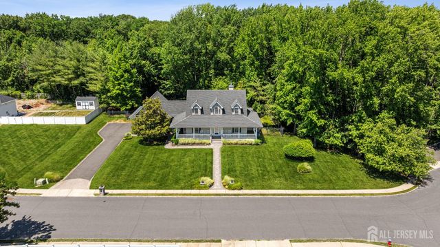 24 Kerr Lane, Old Bridge, NJ 07747