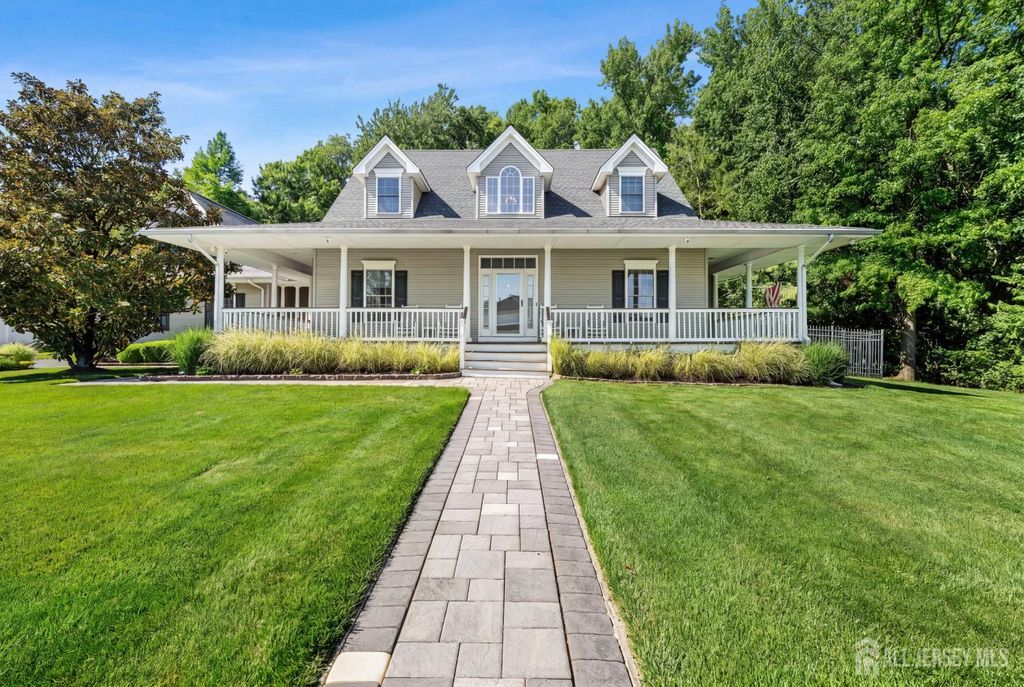 24 Kerr Lane, Old Bridge, NJ 07747