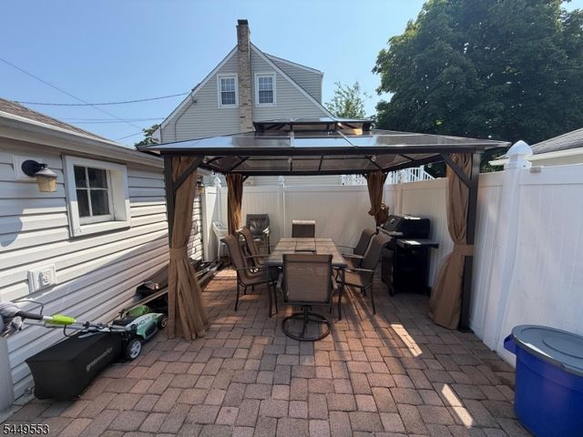 98 Liberty St, Woodbridge Twp., NJ 07095
