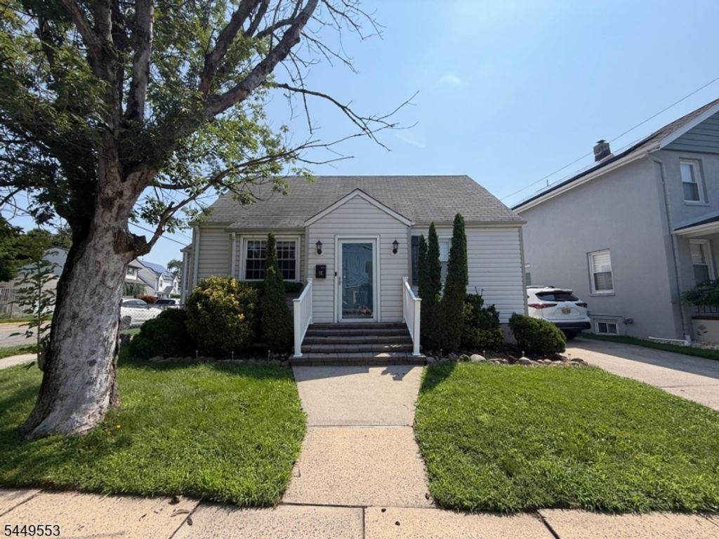 98 Liberty St, Woodbridge Twp., NJ 07095