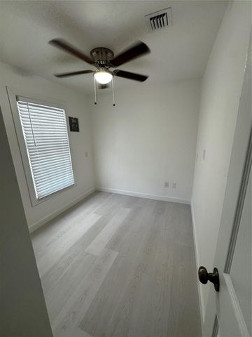 626 37th St, West Palm Beach, FL 33407