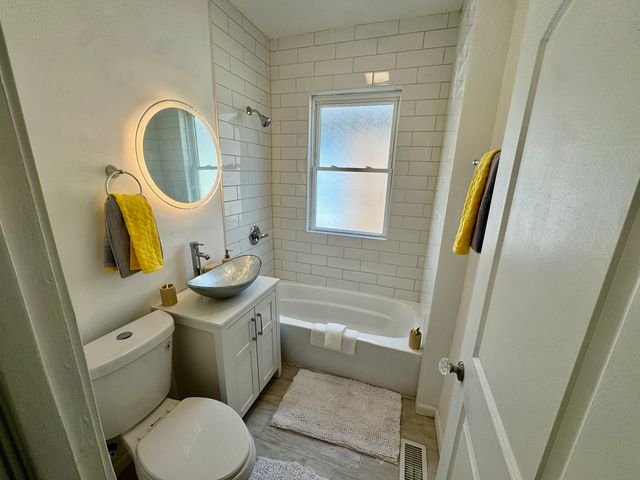 8445 S May Street, Chicago, IL 60620