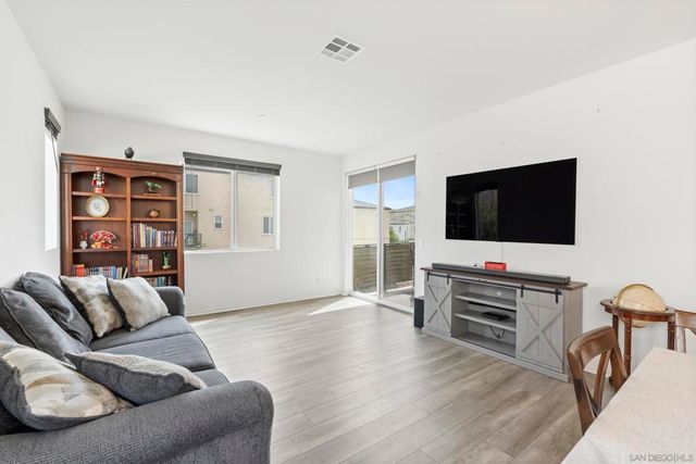 5212 Beachfront Cove St. 34, San Diego, CA 92154