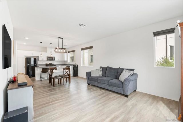 5212 Beachfront Cove St. 34, San Diego, CA 92154