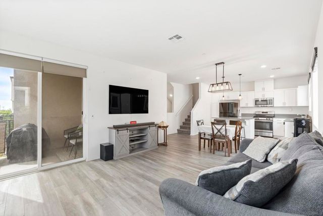 5212 Beachfront Cove St. 34, San Diego, CA 92154