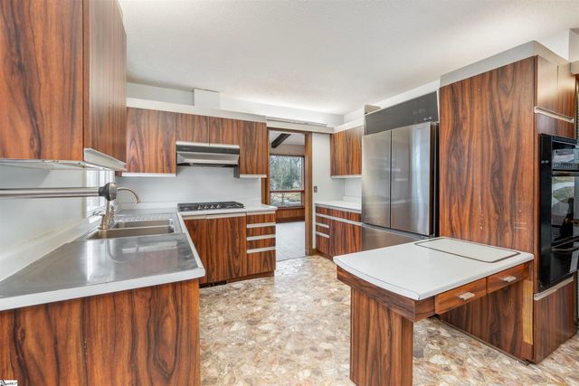 206 Timberlake Road, Anderson, SC 29621