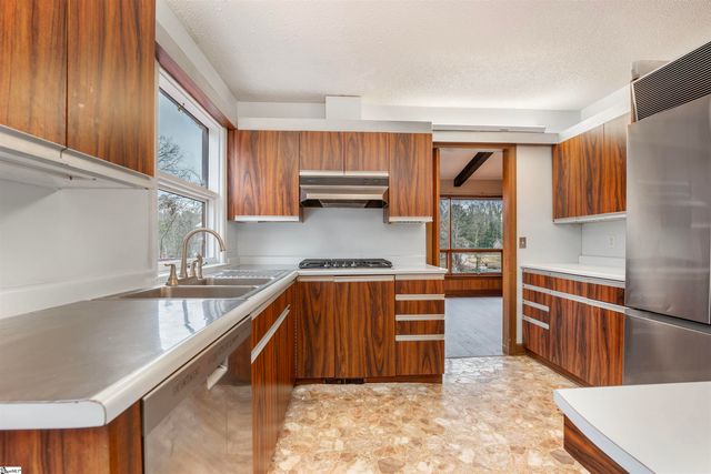 206 Timberlake Road, Anderson, SC 29621