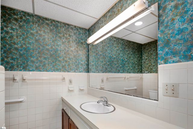 206 Timberlake Road, Anderson, SC 29621