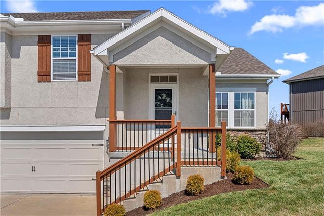 9504 N Lenox Place, Kansas City, MO 64154