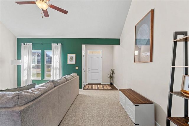 9504 N Lenox Place, Kansas City, MO 64154