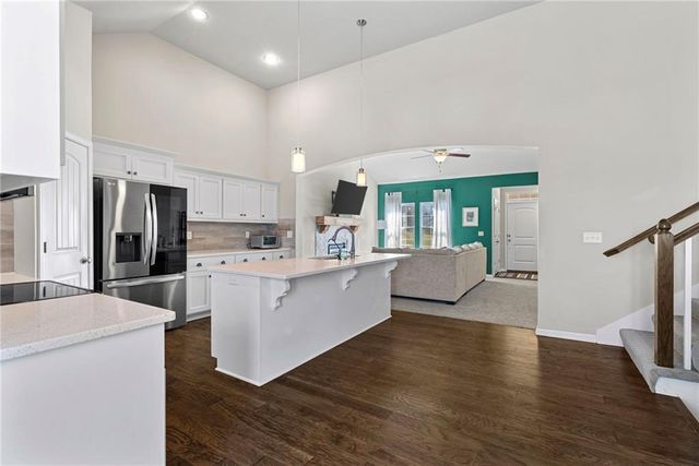 9504 N Lenox Place, Kansas City, MO 64154