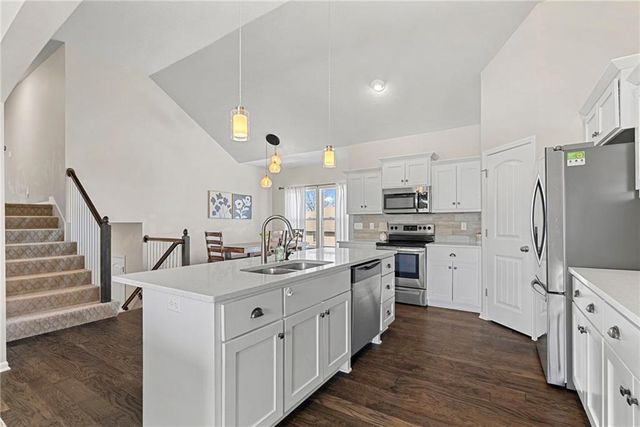 9504 N Lenox Place, Kansas City, MO 64154