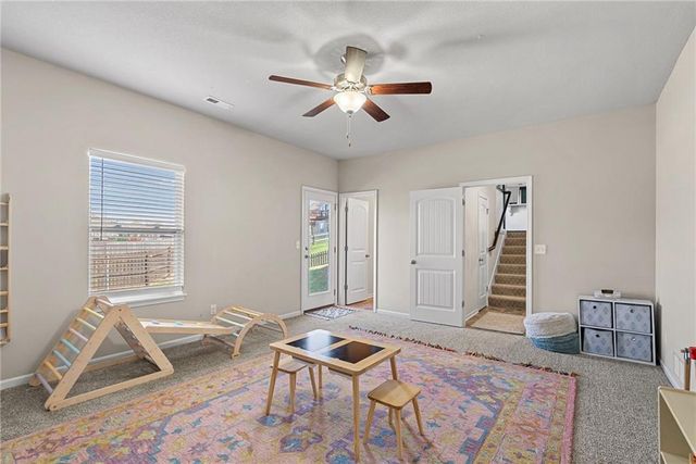 9504 N Lenox Place, Kansas City, MO 64154