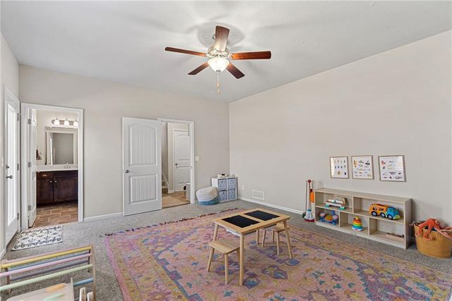 9504 N Lenox Place, Kansas City, MO 64154