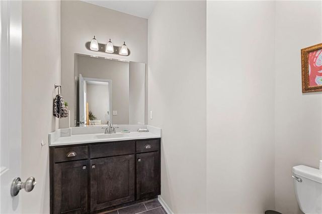 9504 N Lenox Place, Kansas City, MO 64154