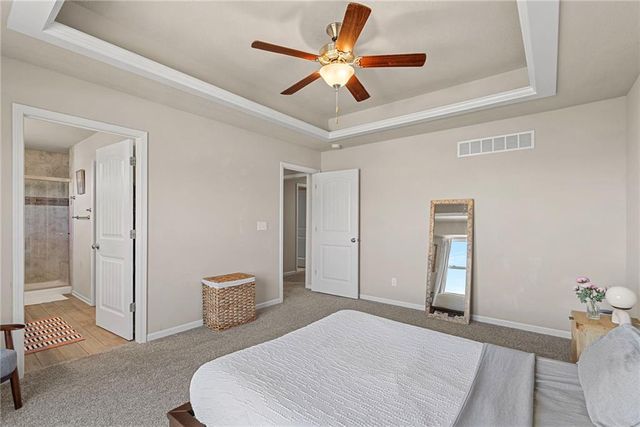 9504 N Lenox Place, Kansas City, MO 64154