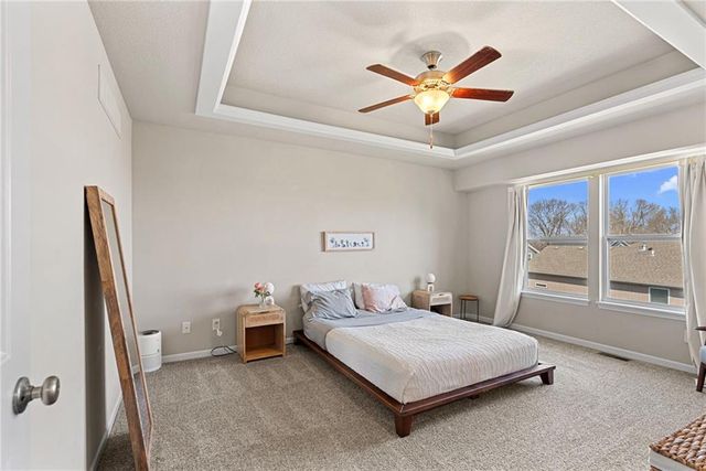 9504 N Lenox Place, Kansas City, MO 64154