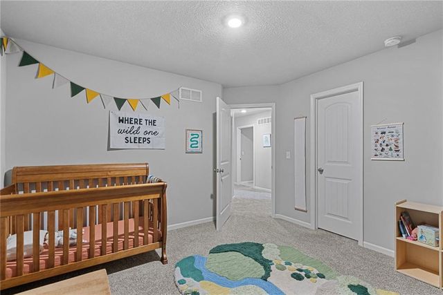 9504 N Lenox Place, Kansas City, MO 64154