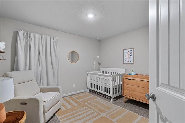 9504 N Lenox Place, Kansas City, MO 64154