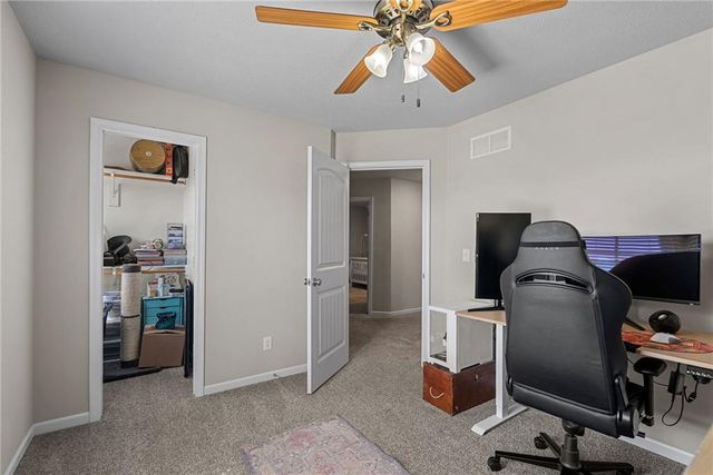 9504 N Lenox Place, Kansas City, MO 64154