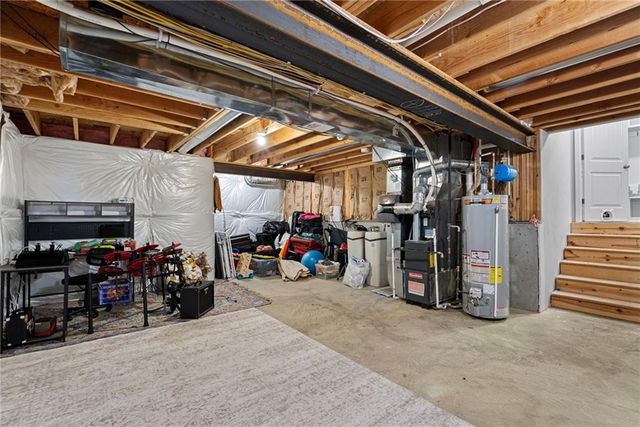 9504 N Lenox Place, Kansas City, MO 64154