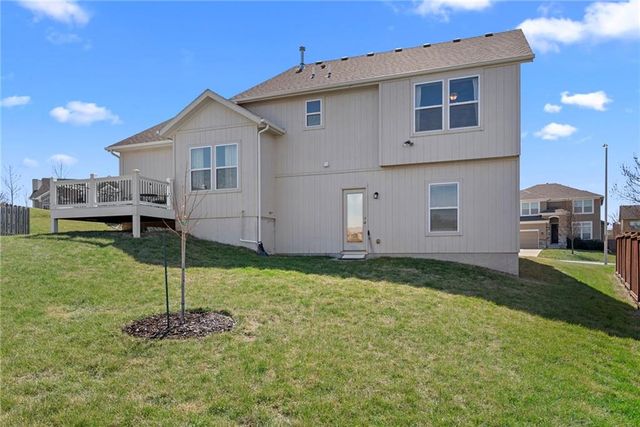 9504 N Lenox Place, Kansas City, MO 64154