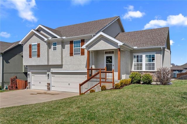 9504 N Lenox Place, Kansas City, MO 64154