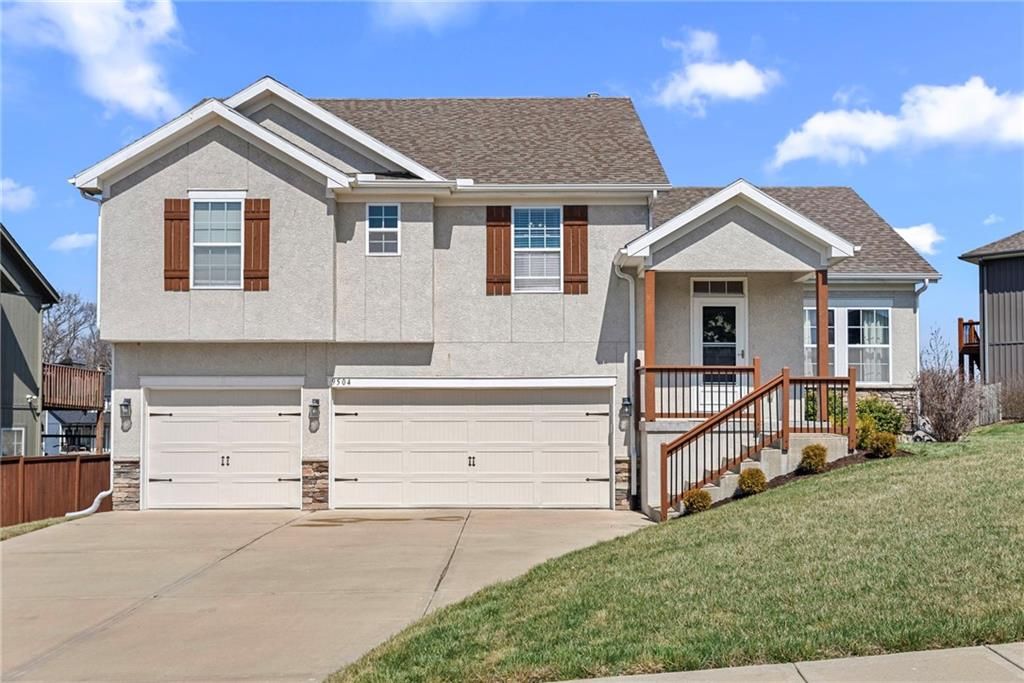 9504 N Lenox Place, Kansas City, MO 64154