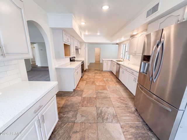 3151 W KINGS Avenue, Phoenix, AZ 85053