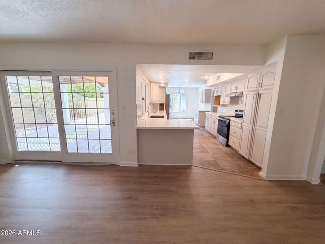 3151 W KINGS Avenue, Phoenix, AZ 85053