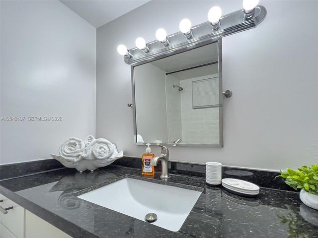 7904 W Dr 812 812, North Bay Village, FL 33141