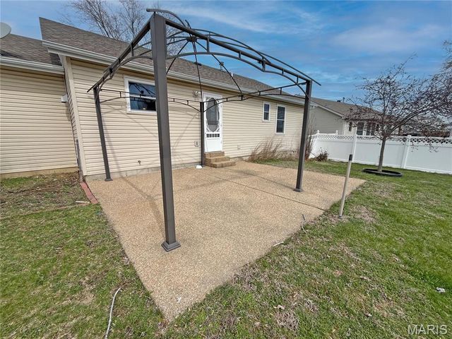 1464 Cochise Drive, O'fallon, MO 63366