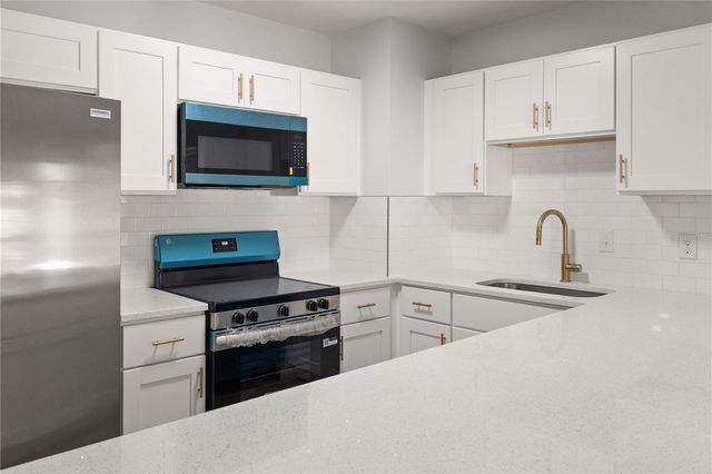 2213 W OHIO AVENUE, Tampa, FL 33607