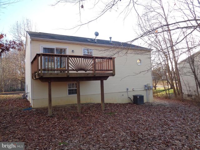 10008 WINDRIDGE DR, Fredericksburg, VA 22407