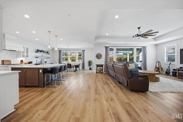 13630 Faringford Lane, Bakersfield, CA 93311