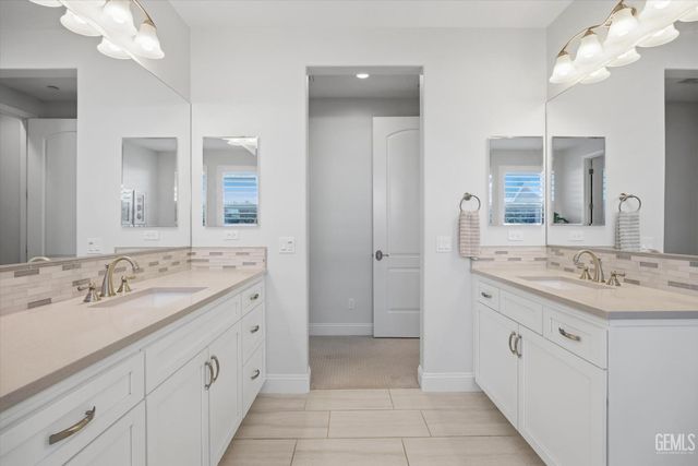 13630 Faringford Lane, Bakersfield, CA 93311