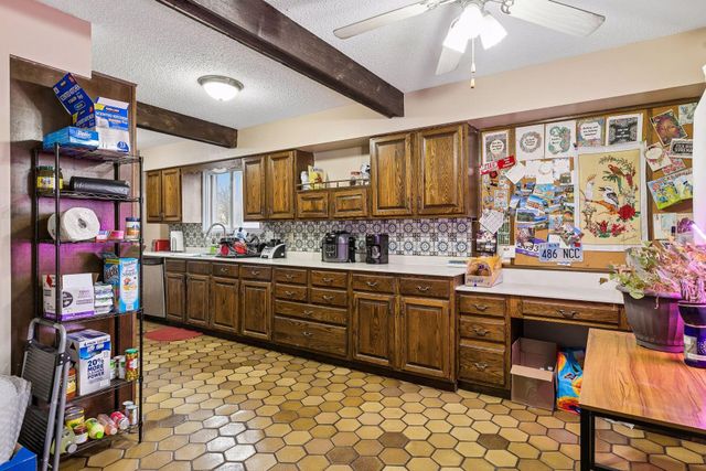 549 Asbury Street N, Saint Paul, MN 55104