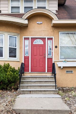 549 Asbury Street N, Saint Paul, MN 55104