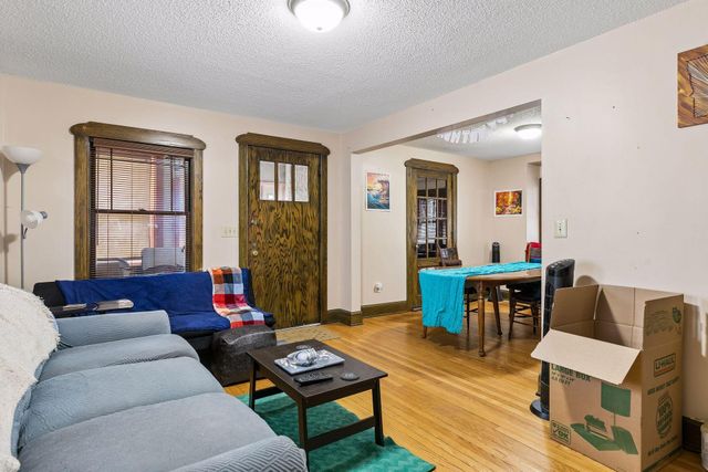 549 Asbury Street N, Saint Paul, MN 55104