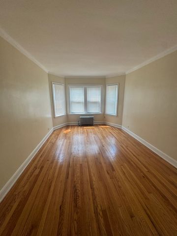 6214 N MOZART Street 2E, Chicago, IL 60659