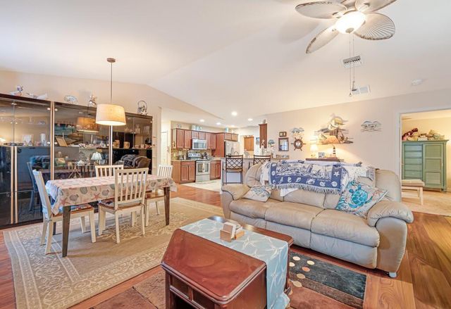 32 Oro Grande Way, Port St. Lucie, FL 34952