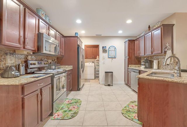 32 Oro Grande Way, Port St. Lucie, FL 34952