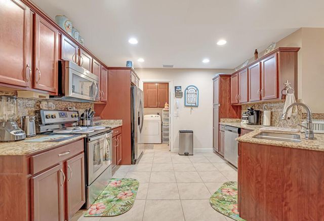 32 Oro Grande Way, Port St. Lucie, FL 34952
