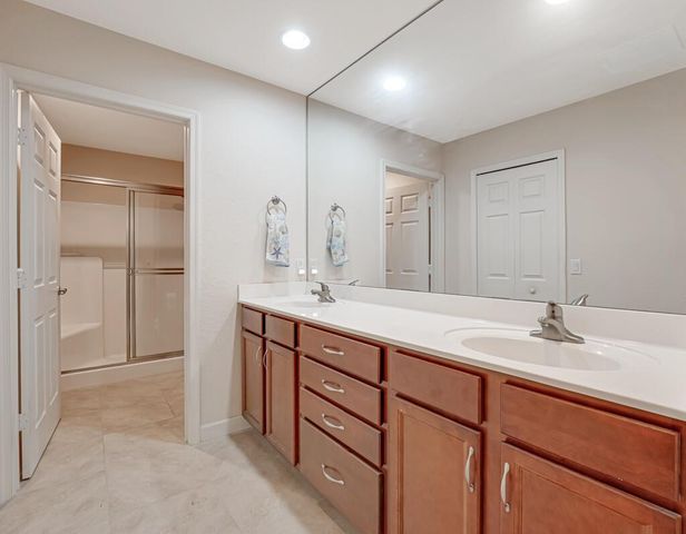 32 Oro Grande Way, Port St. Lucie, FL 34952