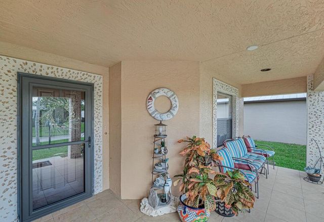 32 Oro Grande Way, Port St. Lucie, FL 34952