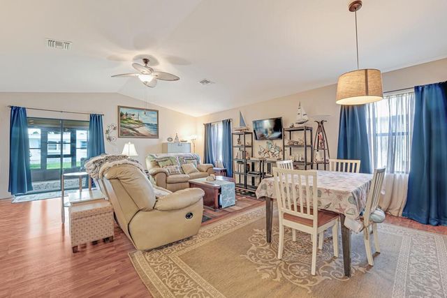 32 Oro Grande Way, Port St. Lucie, FL 34952